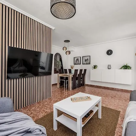 Sunny 3-bedroom House With Pool And Rooftop Terrace * Torrevieja