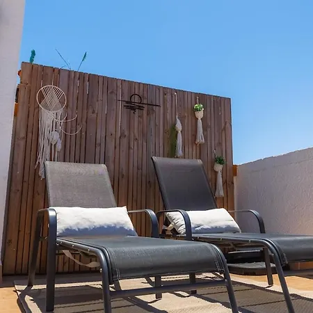 Sunny 3-bedroom House With Pool And Rooftop Terrace *