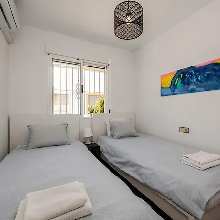 Sunny 3-bedroom House With Pool And Rooftop Terrace Holiday home Torrevieja